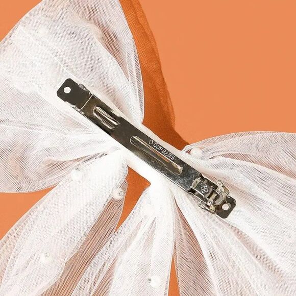 Pearl Accent Bridal Wedding Bow Veil With Hair Clip - Picture 5 of 8